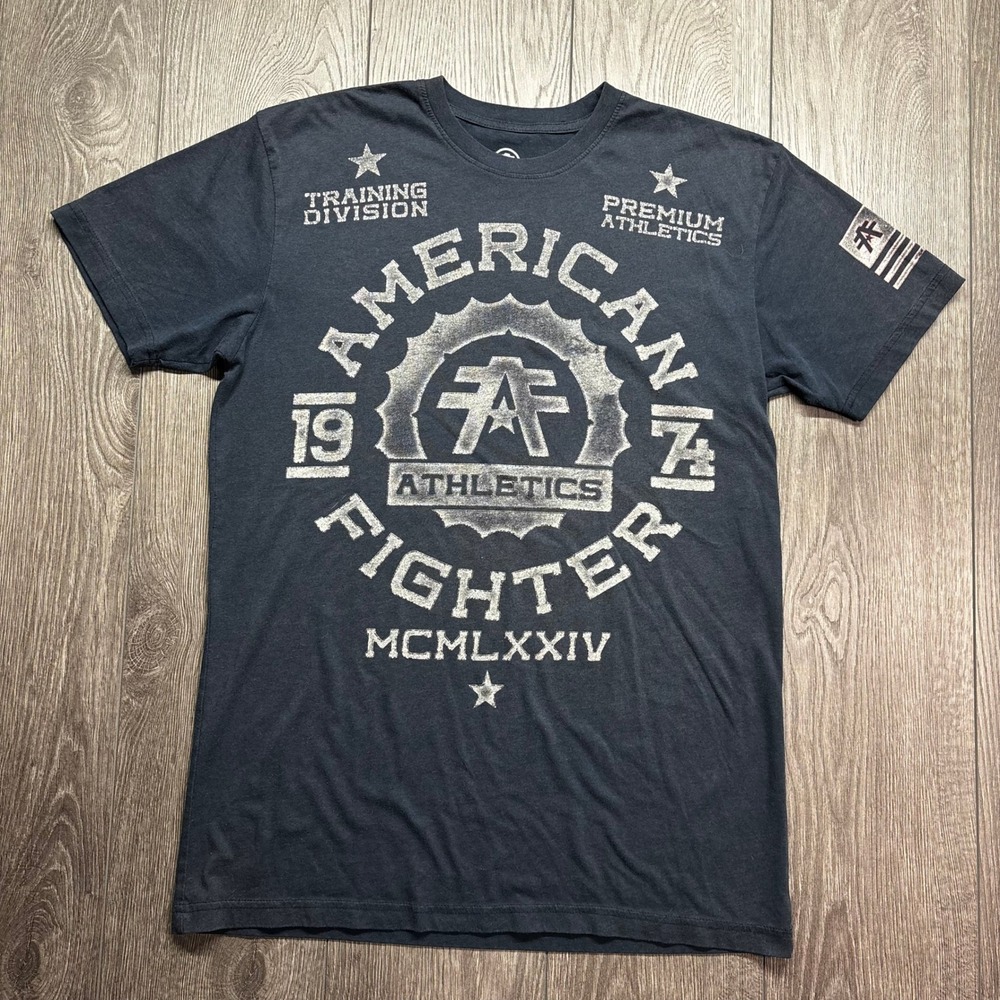 American Fighter Mens Large Y2k Athletics Graphic T-Shirt Navy Blue Distressed